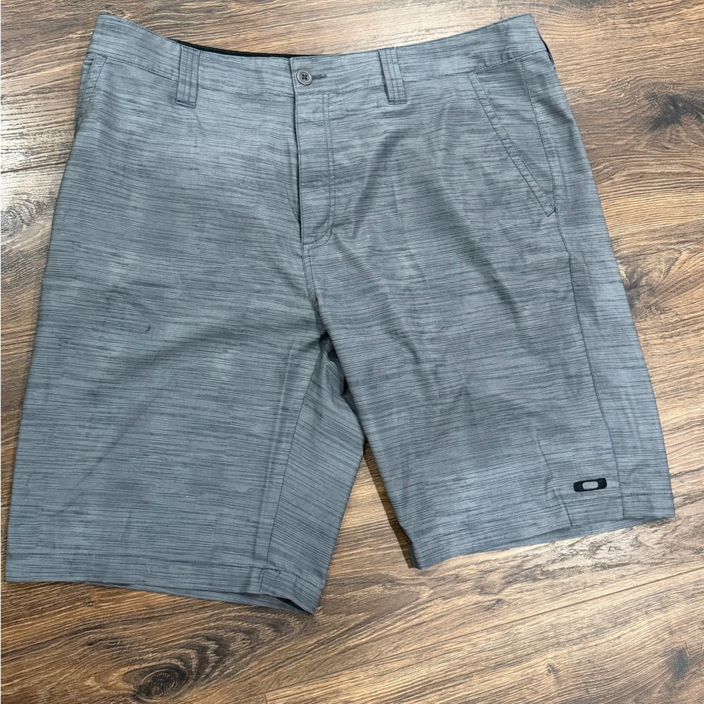 Oakley Men's Gray Shorts/Chinos